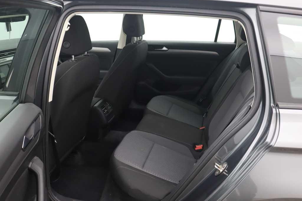 Volkswagen Passat Variant 2016 photo 6