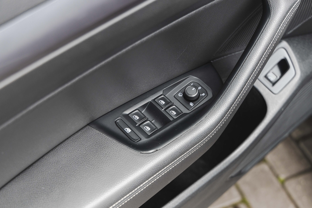 Volkswagen Passat BiTDi 4Motion 2016 photo 16