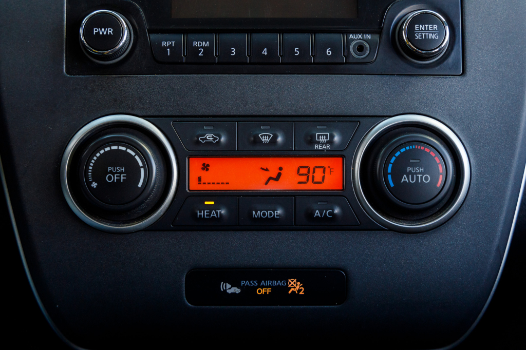 Nissan Leaf S 2013 photo 8