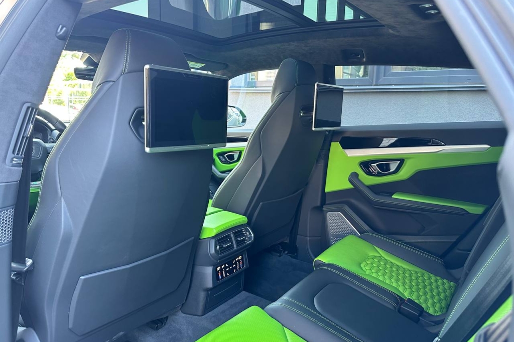 Lamborghini Urus 2019 фото 20