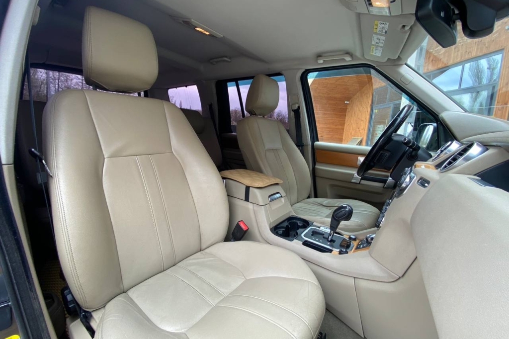 Land Rover Discovery 2012 фото 10