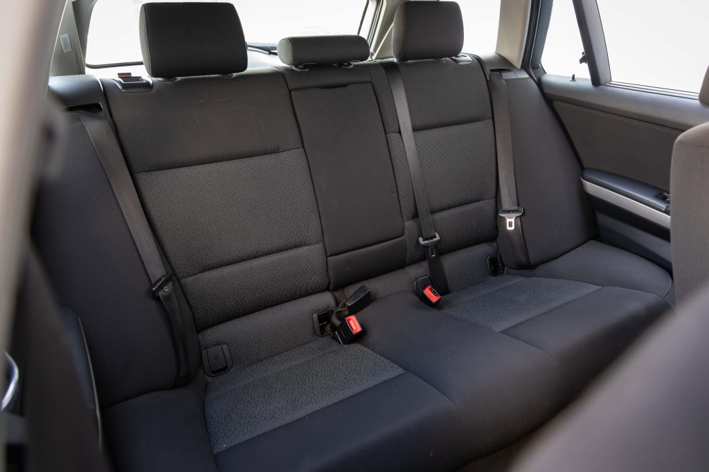 BMW 3 Series 2005 photo 25