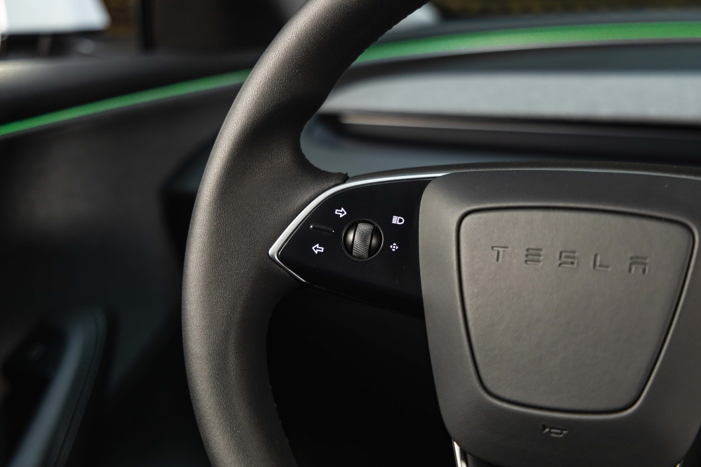 Tesla Model 3 2024 фото 17