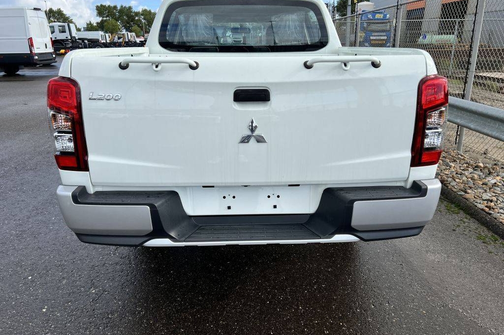 Mitsubishi L200 4x4 2.5D GL Double Cab 2023 фото 6