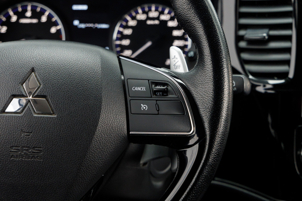 Mitsubishi Outlander 2018 фото 23