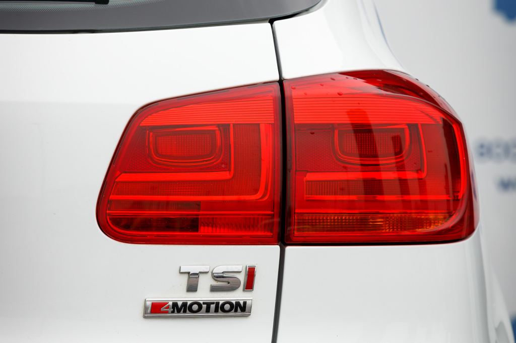 Volkswagen Tiguan S 2017 photo 6