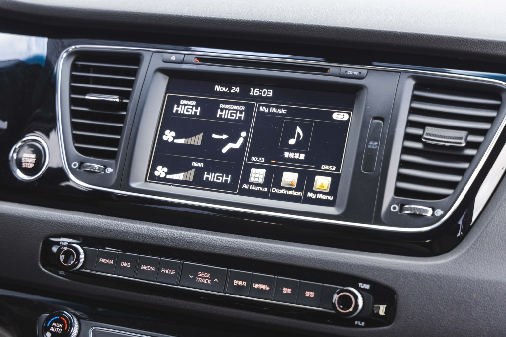 Kia Carnival 2015 фото 28