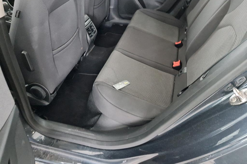 SEAT Leon 2019 фото 27