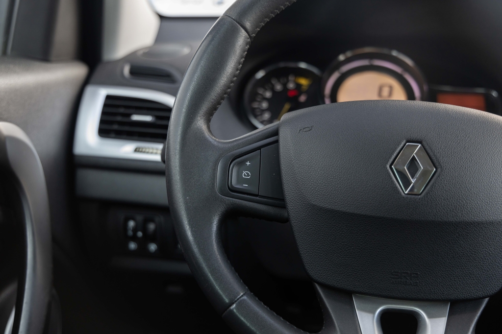 Renault Megane 2009 photo 18