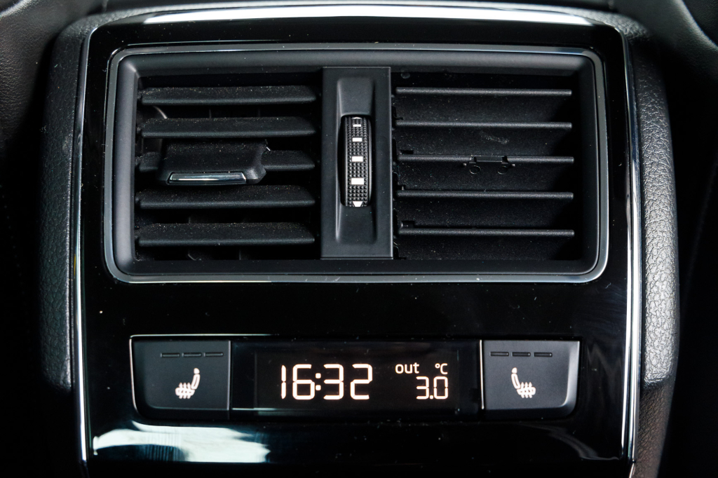 Skoda Superb Ambition 2016 фото 21