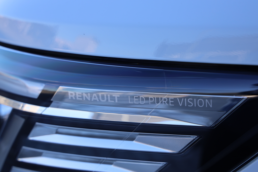 Renault Trafic 2023 фото 37