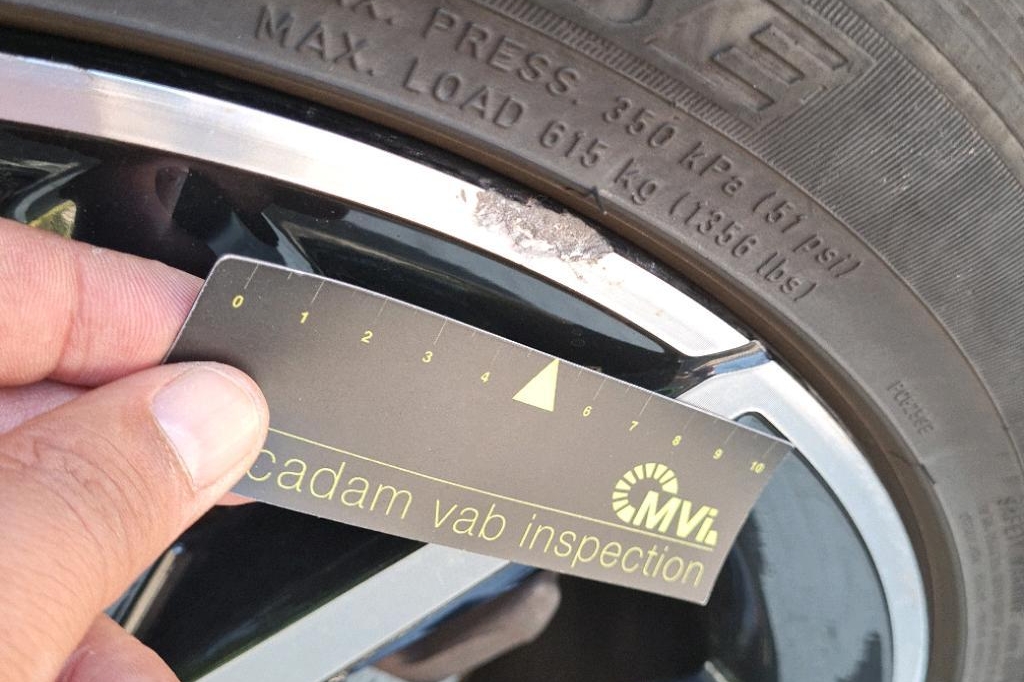 Toyota Auris 2018 фото 12