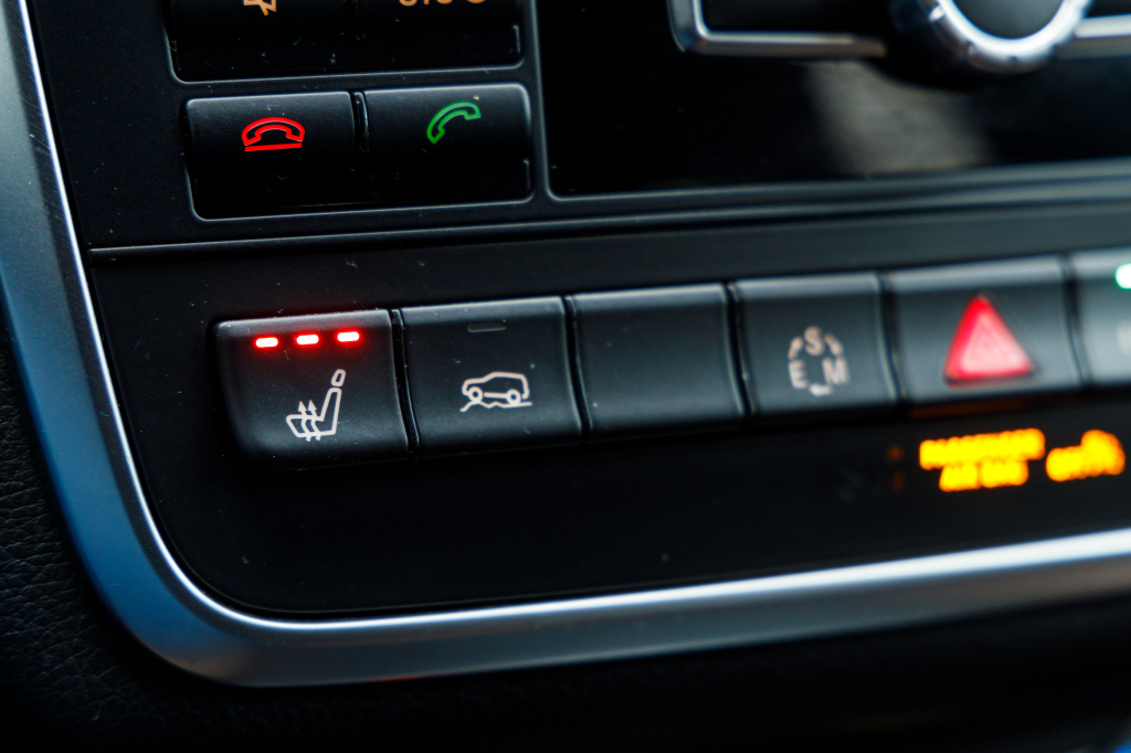 Mercedes-Benz GLA 220 4MATIC photo 17