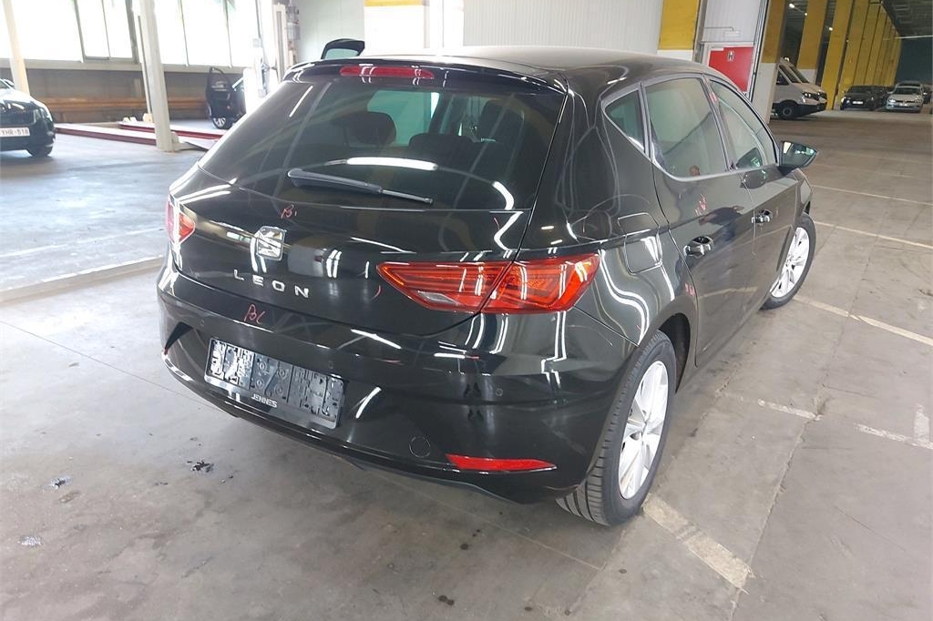 SEAT Leon 2019 photo 6
