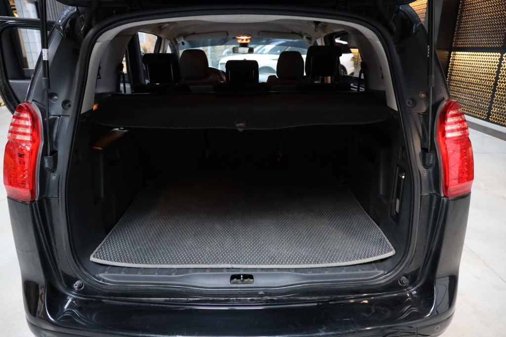 Peugeot 5008 2010 photo 25