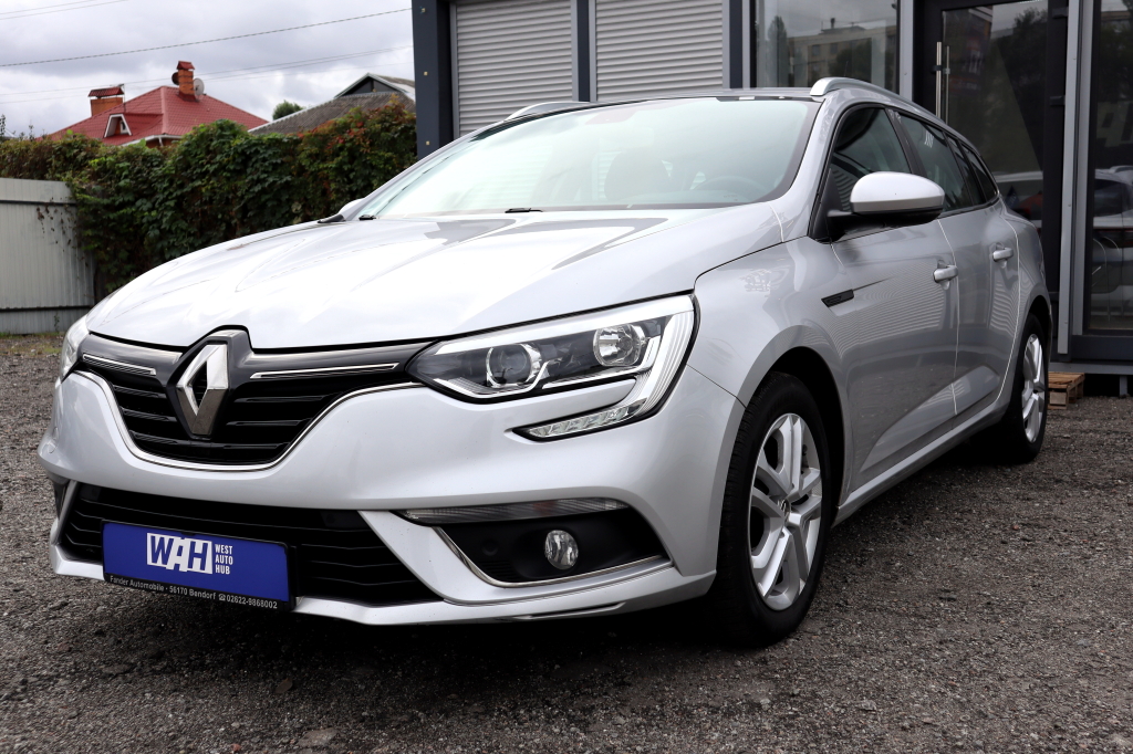 Renault Megane 2017 фото 8