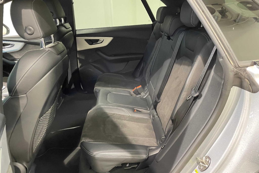 Audi Q8 2020 фото 4