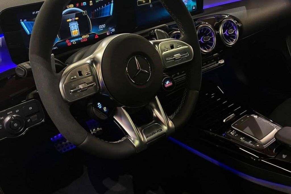 Mercedes-AMG A-Klasse 2021 фото 1