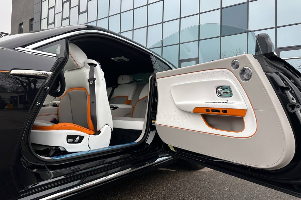 Rolls-Royce Spectre 2024 photo 38