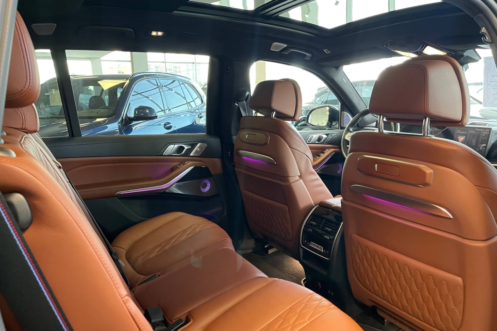 BMW-Alpina XB7 2022 фото 17