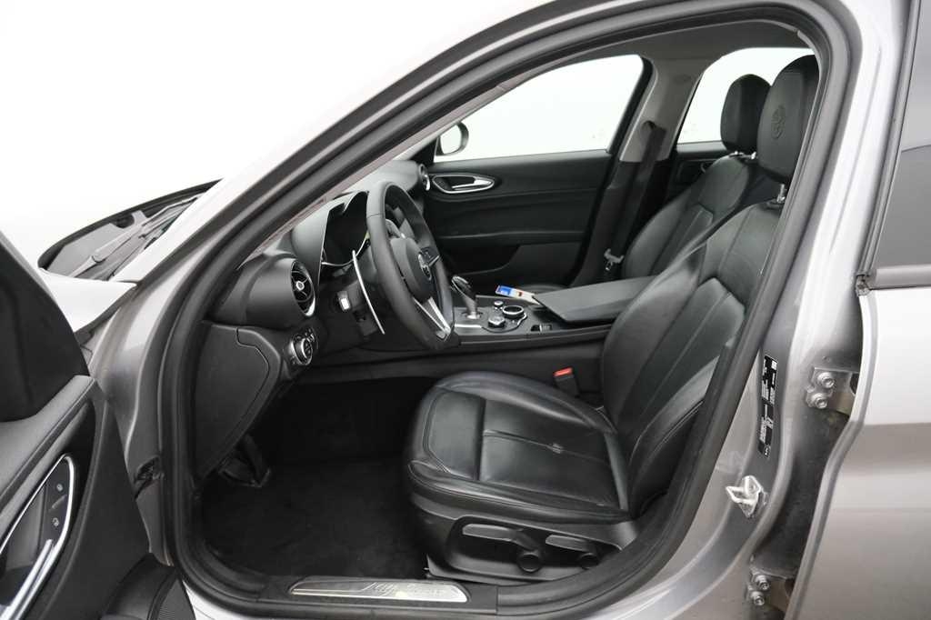 Alfa Romeo Giulia 2017 фото 6