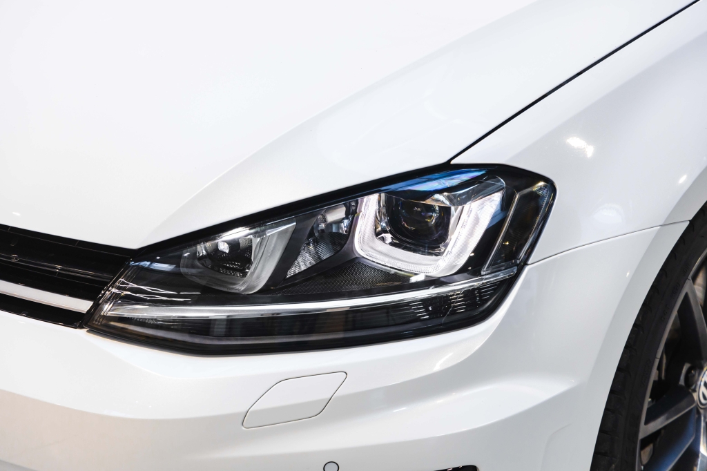 Volkswagen Golf R 2017 photo 2