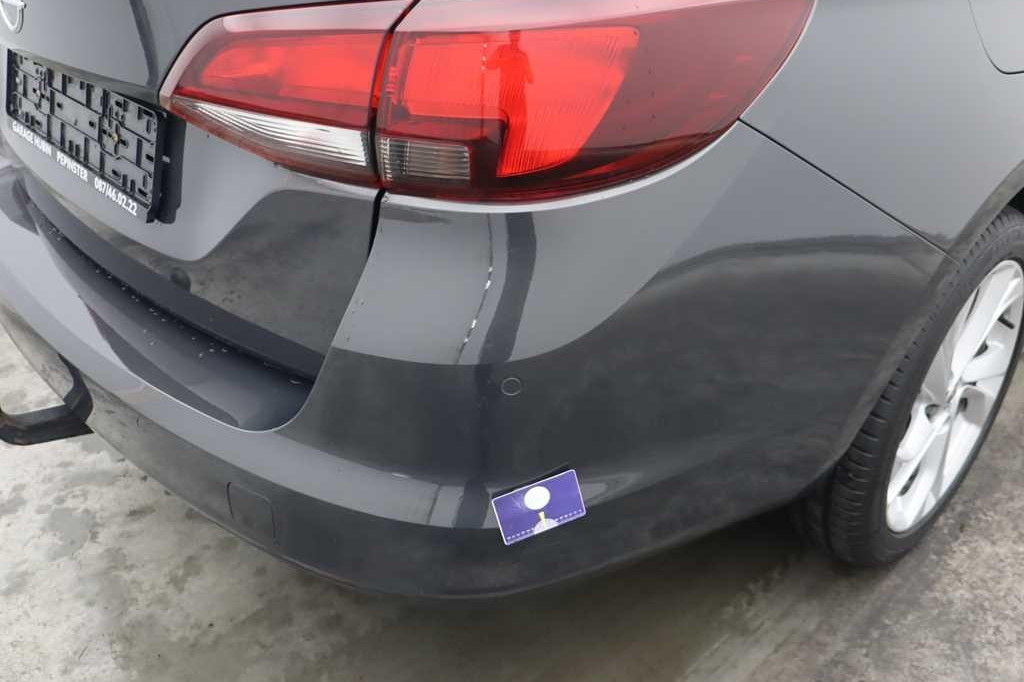 Opel Astra Sports Tourer 2016 фото 16