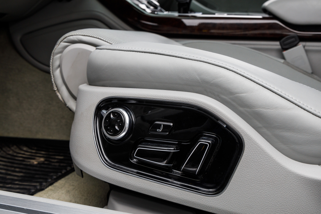 Audi A8 2014 фото 8