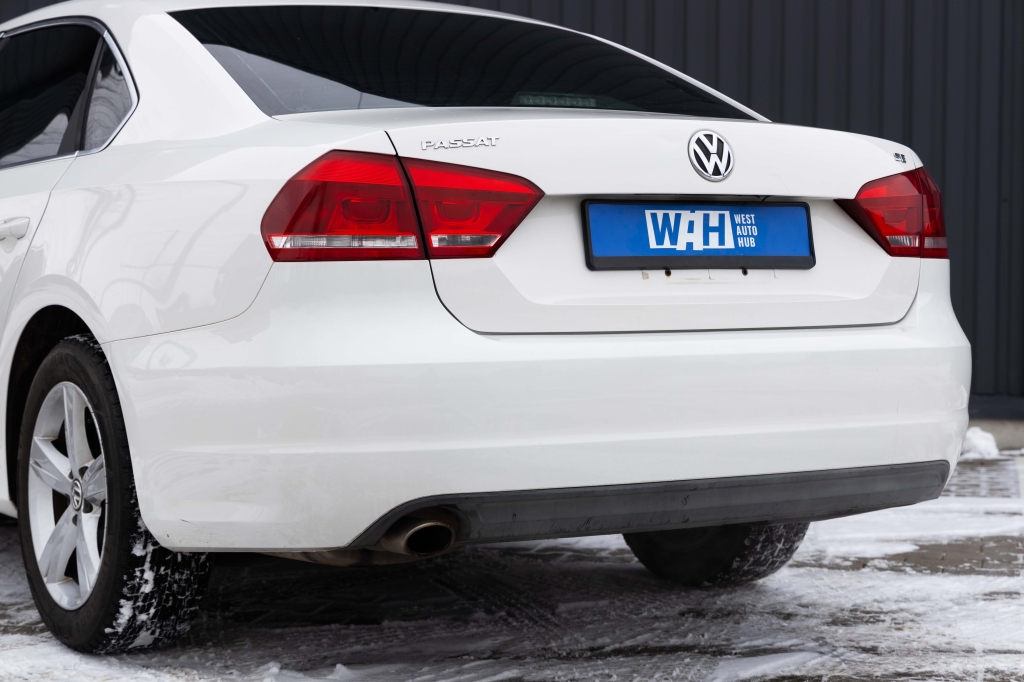Volkswagen Passat 2012 photo 12
