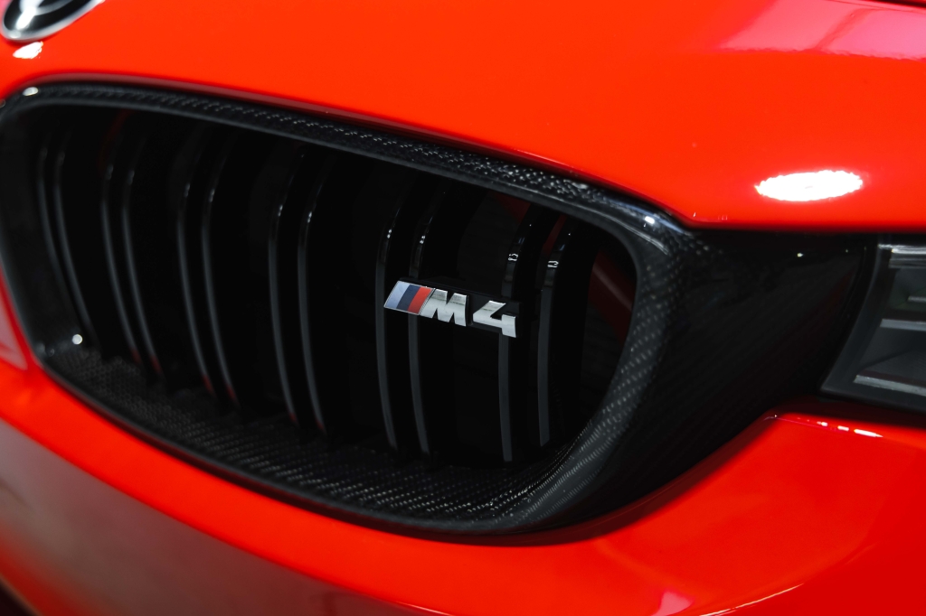 BMW M4 2015 фото 8