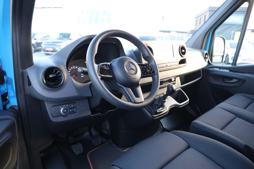 Mercedes-Benz Sprinter 2023 фото 28