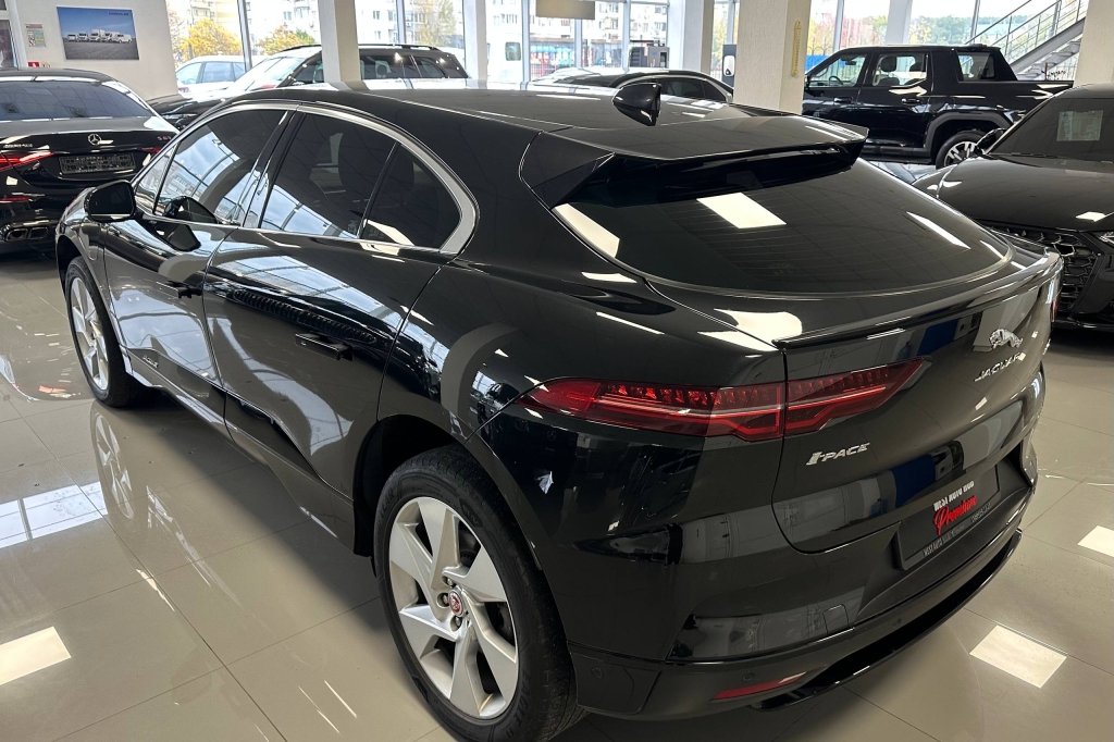 Jaguar I-Pace EV400 2021 photo 3