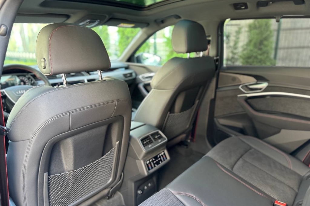 Audi Q8 e-tron 55 114 kWh Quattro S-line 2023 фото 18