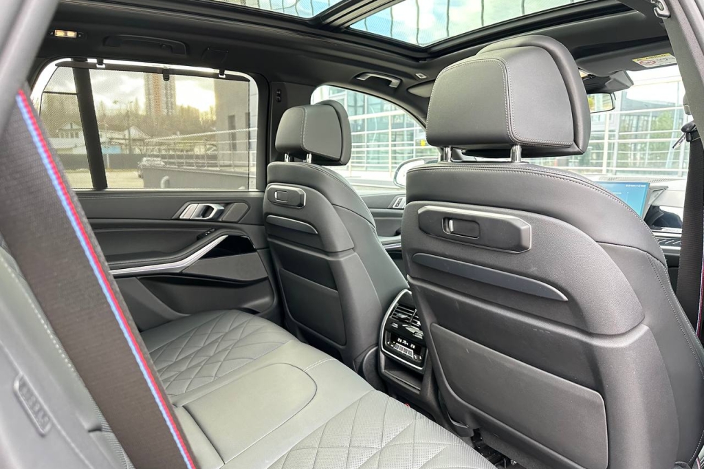 BMW X5 M60i 2024 photo 19