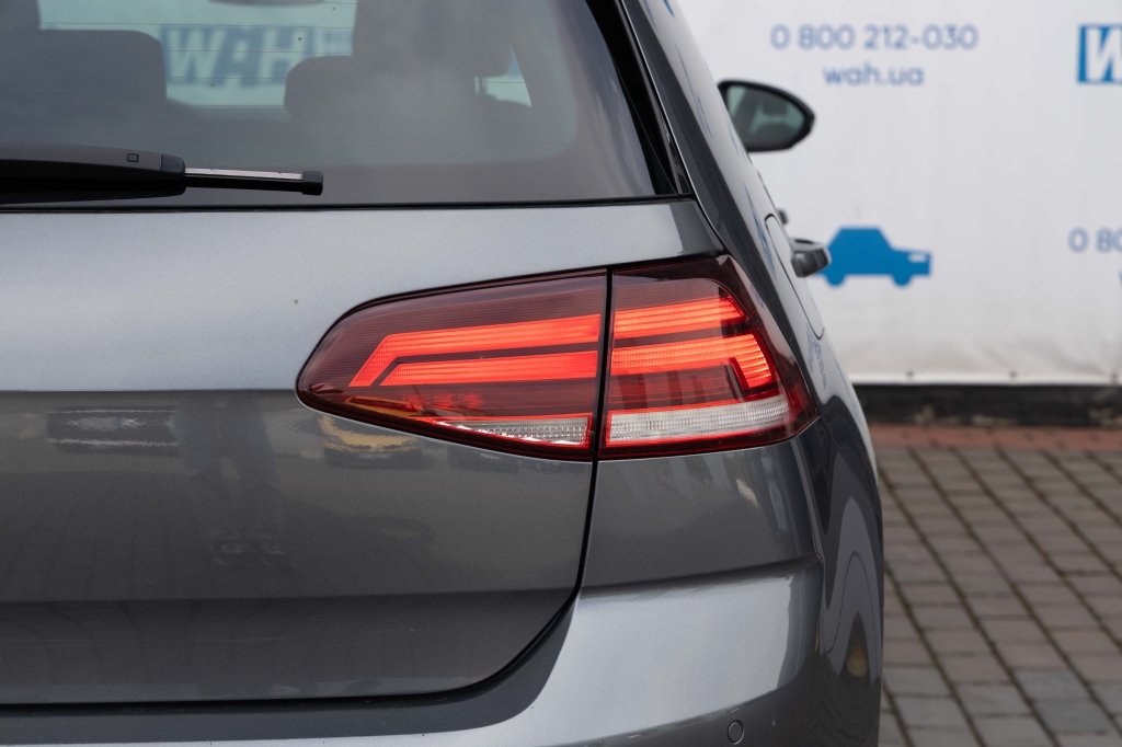 Volkswagen e-Golf 2018 фото 6