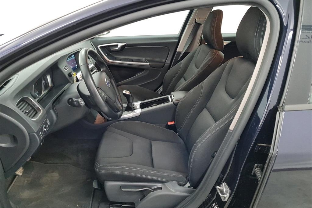 Volvo V60 2016 фото 4