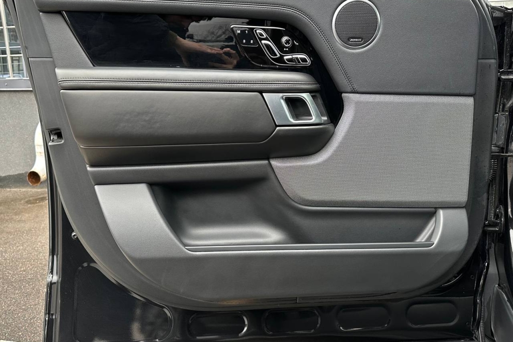 Land Rover Range Rover 4.4D 2018 фото 7