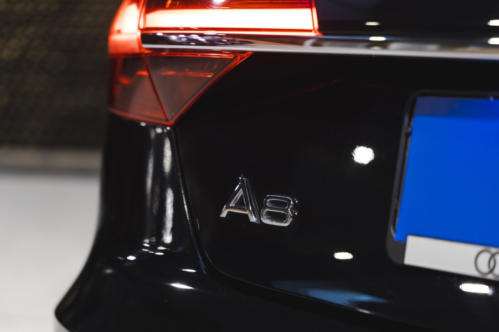 Audi A8 2015 фото 6