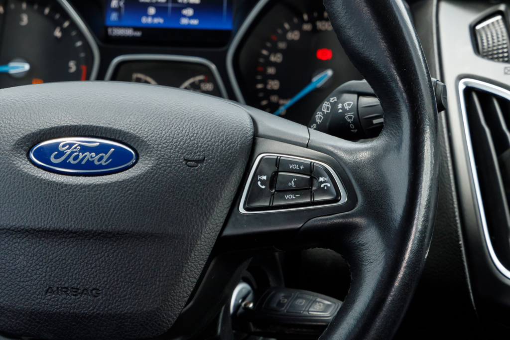 Ford Focus 2016 фото 7