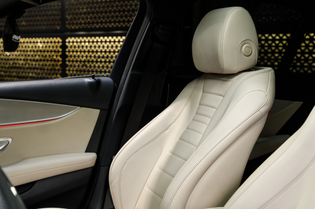 Mercedes-Benz E 200 4Matic AMG Line фото 13