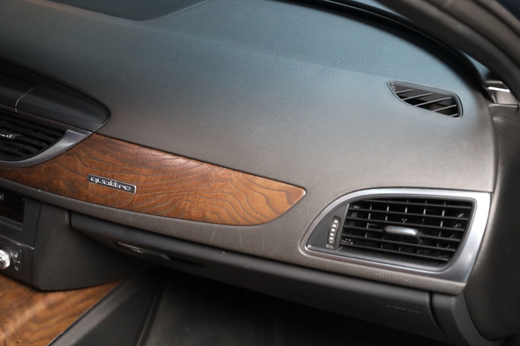 Audi A6 2012 photo 21