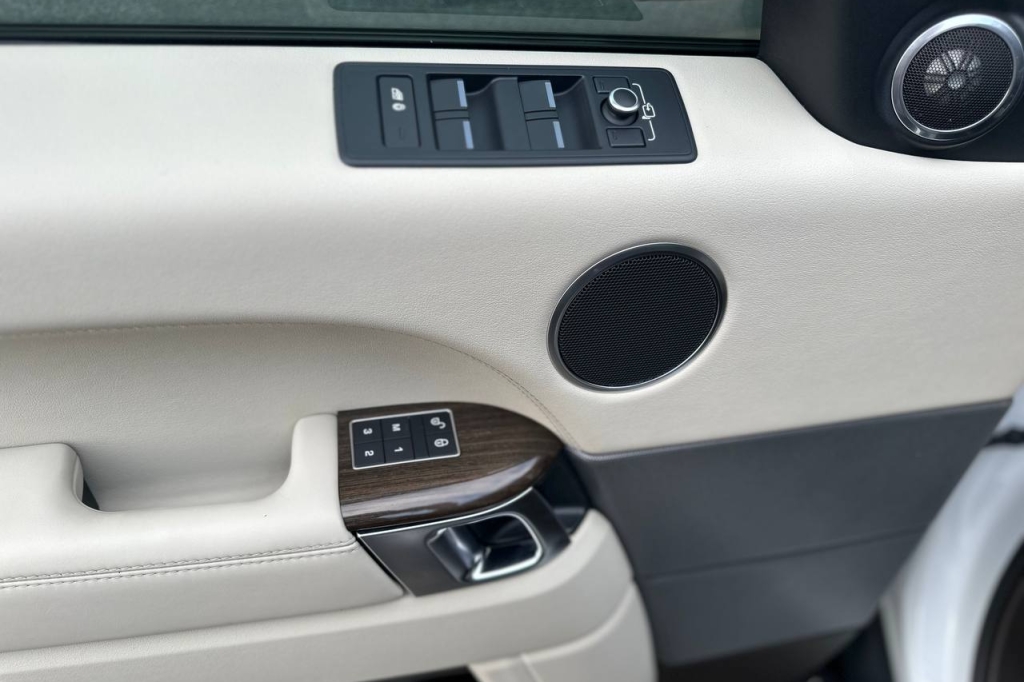 Land Rover Range Rover SE 2016 фото 10