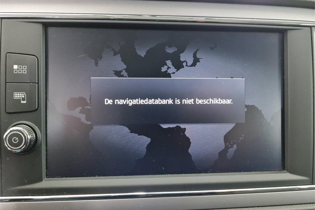 SEAT Leon 2018 фото 40