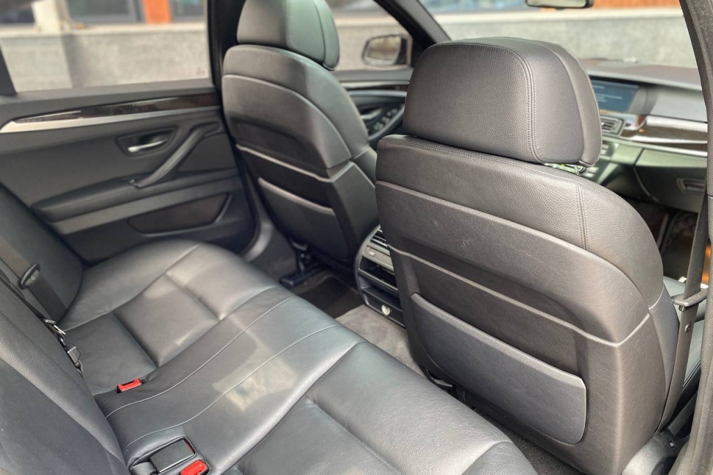 BMW 5 Series 535i 2012 photo 13