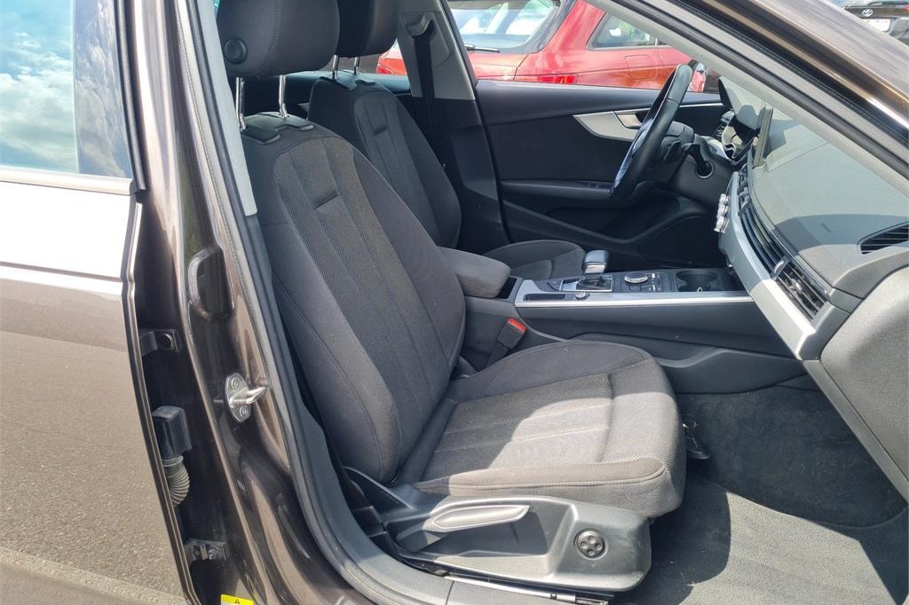 Audi A4 Avant 2018 photo 5