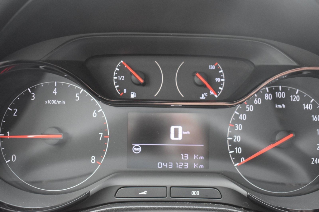 Opel Crossland X 2019 photo 2