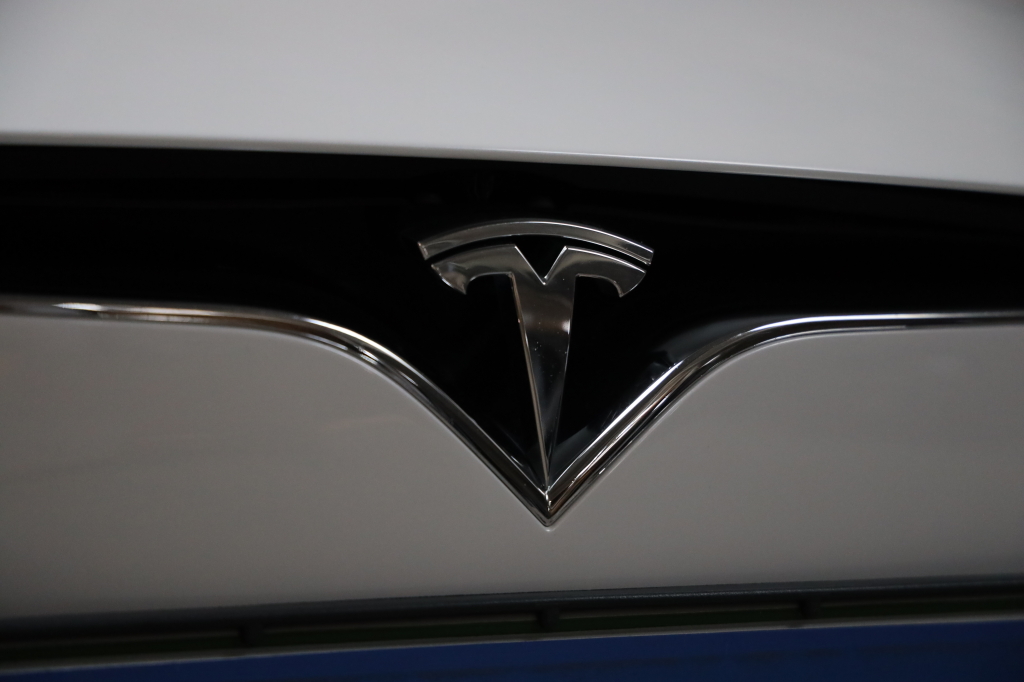 Tesla Model S 2017 фото 34