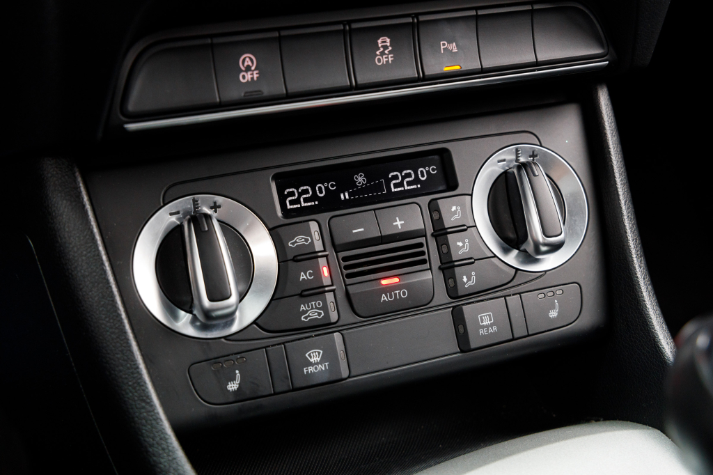 Audi Q3 2012 фото 20