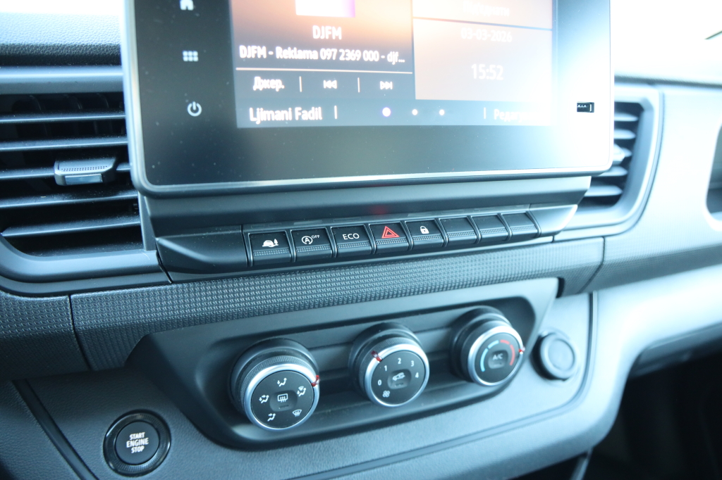 Renault Trafic 2023 фото 11