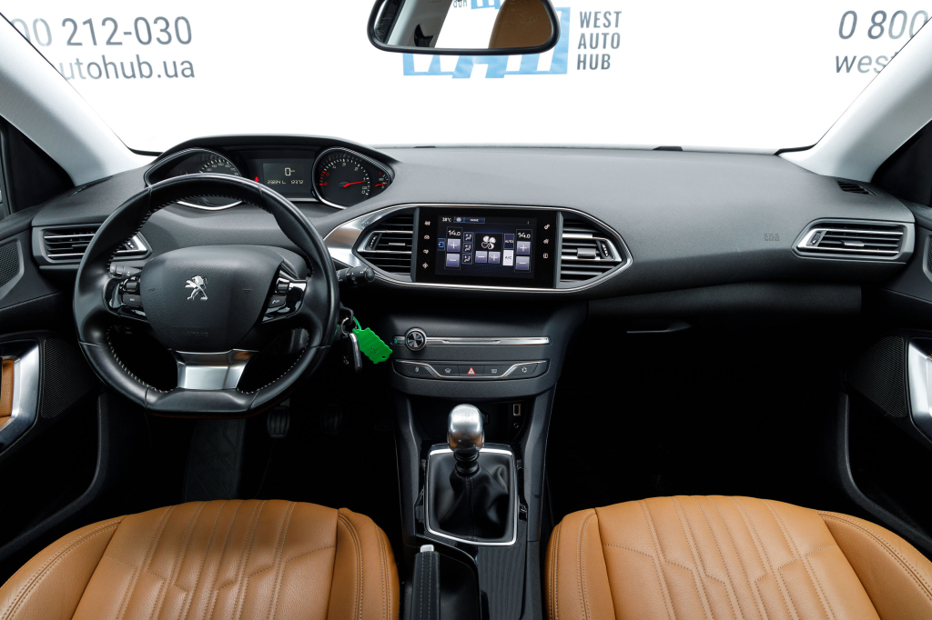 Peugeot 308 2015 фото 6